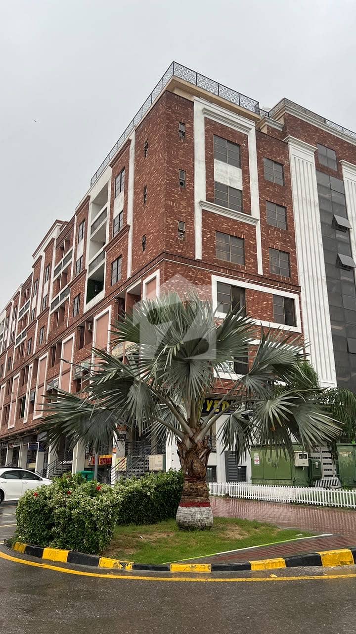 3 Bed Flat Margalla Facing Balcony 3 Bed Flat Margalla Facing Balcony