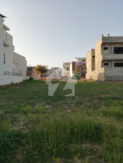 I am selling 14marla Residencial plot in Block C, Gulberg Residencia Islamabad I am selling 14marla Residencial plot in Block C, Gulberg Residencia Islamabad