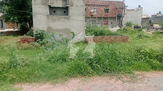 4 Marla plot green Avenue near Eden Boulevard for sale.