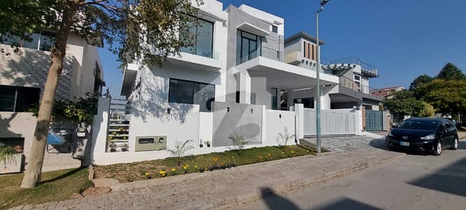 TRIPPLE STORY, DEAD END, OWNER BUILT, HEIGHT, BRAND NEW, EXCELLENT LOCATION