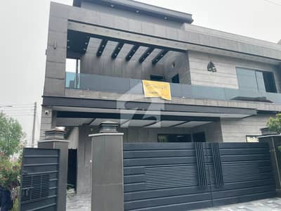 الرحمان گارڈن فیز 2 الرحمان گارڈن,لاہور میں 5 کمروں کا 13 مرلہ مکان 6.0 کروڑ میں برائے فروخت۔ الرحمان گارڈن فیز 2 الرحمان گارڈن,لاہور میں 5 کمروں کا 13 مرلہ مکان 6.0 کروڑ میں برائے فروخت۔