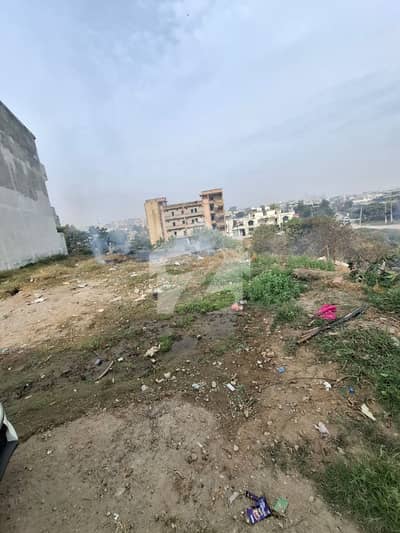 Commercial Plot For Sale in Soan Garden Main Canal Road on investor Price