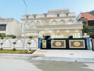 1 KANAL LUXURY DESIGNER BRAND NEW HOUSE FOR SALE IN G-13/2 1 KANAL LUXURY DESIGNER BRAND NEW HOUSE FOR SALE IN G-13/2