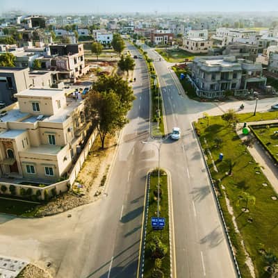 لیک سٹی ۔ سیکٹر ایم ۔ 5 لیک سٹی,رائیونڈ روڈ,لاہور میں 10 مرلہ رہائشی پلاٹ 2.4 کروڑ میں برائے فروخت۔