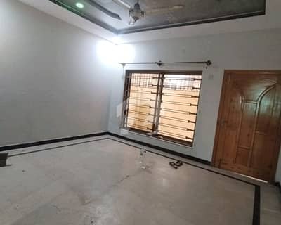 فیصل ٹاؤن - ایف ۔ 18 اسلام آباد میں 4 کمروں کا 8 مرلہ مکان 1.0 لاکھ میں کرایہ پر دستیاب ہے۔