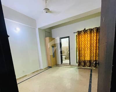 1240 Square Feet Flat For sale In Top City 1