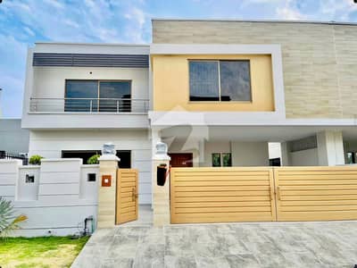 15-Marla 4-Bedroom's Tile Flooring ( House ) For Sale | Askari 10 Lahore Cantt | @nusratestate