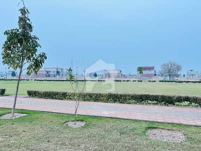 لیک سٹی ۔ سیکٹر ایم ۔ 3اے لیک سٹی,رائیونڈ روڈ,لاہور میں 12 مرلہ رہائشی پلاٹ 3.15 کروڑ میں برائے فروخت۔ لیک سٹی ۔ سیکٹر ایم ۔ 3اے لیک سٹی,رائیونڈ روڈ,لاہور میں 12 مرلہ رہائشی پلاٹ 3.15 کروڑ میں برائے فروخت۔