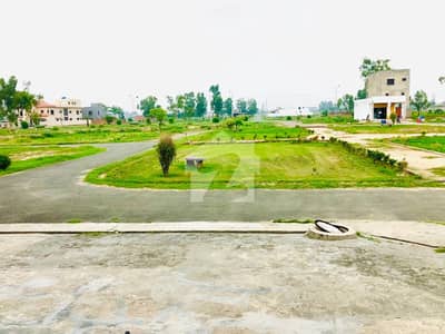 چنار باغ ۔ مہران بلاک چنار باغ,لاہور میں 2 کنال رہائشی پلاٹ 3.0 کروڑ میں برائے فروخت۔