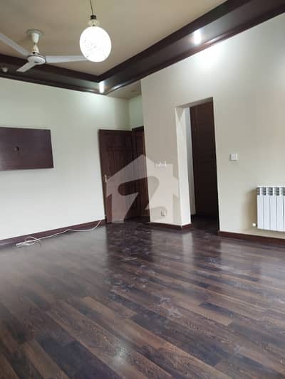 E-11 Upper Portion 16 Marla 3 Beds Etc For Rent