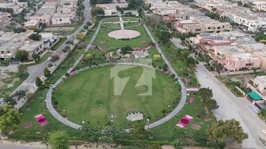 ڈی ایچ اے فیز 8 سابقہ ​​پارک ویو ڈی ایچ اے فیز 8,ڈی ایچ اے ڈیفینس,لاہور میں 2 کنال رہائشی پلاٹ 26.9 کروڑ میں برائے فروخت۔