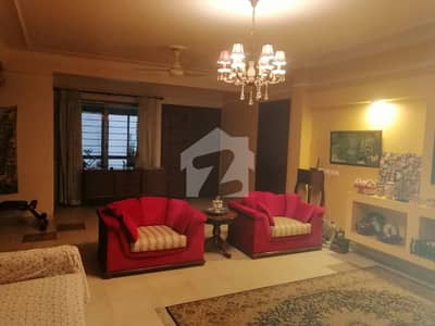 Excellent Lower Ground Portion 3 Bedroom Etc For Rent