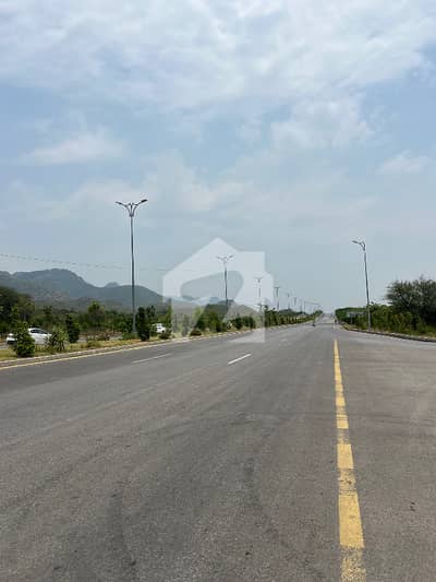 سی پندرہ اسلام آباد میں 1 کنال رہائشی پلاٹ 3.5 کروڑ میں برائے فروخت۔