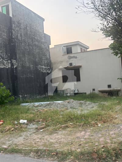 بحریہ ٹاؤن فیز 8 ۔ رفیع بلاک بحریہ ٹاؤن فیز 8,بحریہ ٹاؤن راولپنڈی,راولپنڈی میں 7 مرلہ کمرشل پلاٹ 3.5 کروڑ میں برائے فروخت۔ بحریہ ٹاؤن فیز 8 ۔ رفیع بلاک بحریہ ٹاؤن فیز 8,بحریہ ٹاؤن راولپنڈی,راولپنڈی میں 7 مرلہ کمرشل پلاٹ 3.5 کروڑ میں برائے فروخت۔
