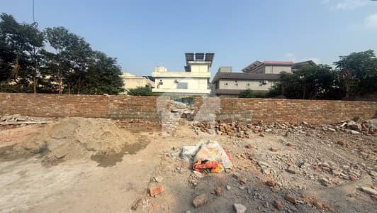 25 marla plot for sale main Soan avenue commercial  Block E Soan garden Islamabad