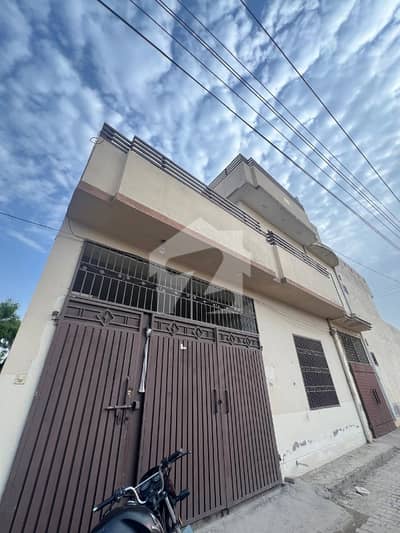 ملتان پبلک سکول روڈ ملتان میں 5 کمروں کا 5 مرلہ مکان 1.25 کروڑ میں برائے فروخت۔ ملتان پبلک سکول روڈ ملتان میں 5 کمروں کا 5 مرلہ مکان 1.25 کروڑ میں برائے فروخت۔