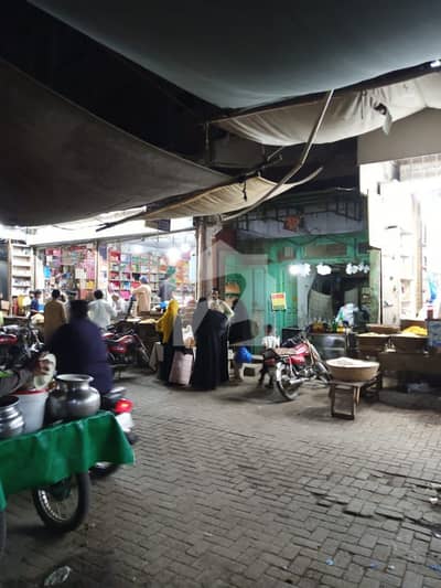 حسین آگاہی بازار ملتان میں 1 مرلہ Studio دکان 4.25 کروڑ میں برائے فروخت۔