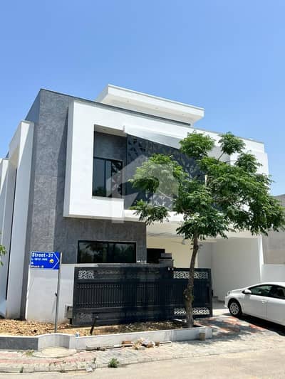 Top city brand luxury double story proper corner house for Sale size 35*65
