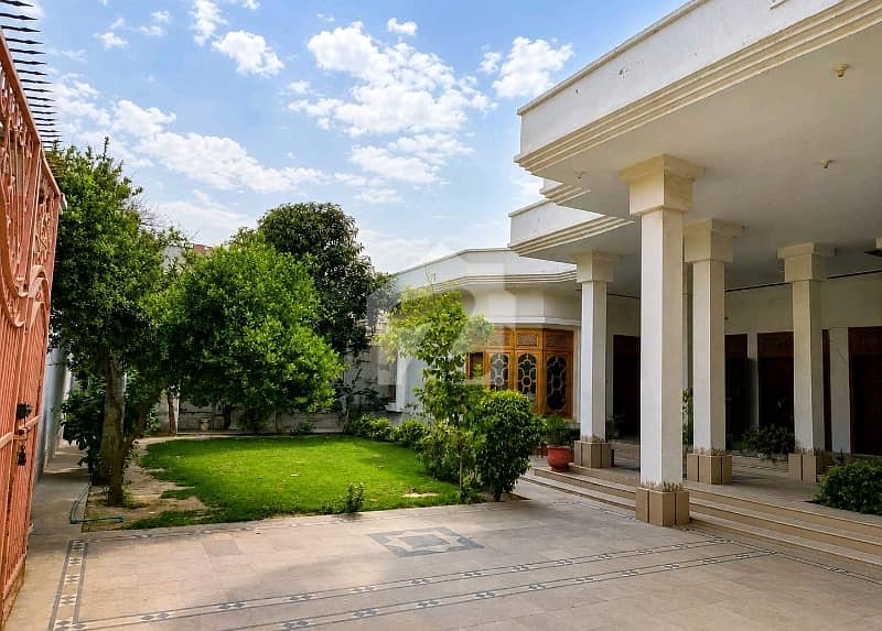 27 Marla House Is Available In Mehmoodabad 27 Marla House Is Available In Mehmoodabad