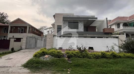 ایف ۔ 10 اسلام آباد میں 4 کمروں کا 1 کنال بالائی پورشن 3.5 لاکھ میں کرایہ پر دستیاب ہے۔