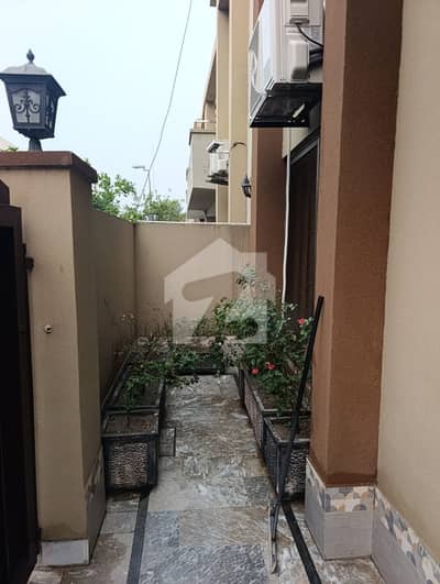 8 mrla house for sale