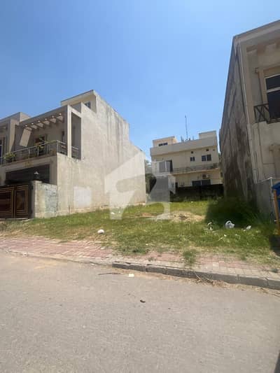 بحریہ ٹاؤن فیز 8 ۔ بلاک جے بحریہ ٹاؤن فیز 8,بحریہ ٹاؤن راولپنڈی,راولپنڈی میں 10 مرلہ رہائشی پلاٹ 75.0 لاکھ میں برائے فروخت۔ بحریہ ٹاؤن فیز 8 ۔ بلاک جے بحریہ ٹاؤن فیز 8,بحریہ ٹاؤن راولپنڈی,راولپنڈی میں 10 مرلہ رہائشی پلاٹ 75.0 لاکھ میں برائے فروخت۔