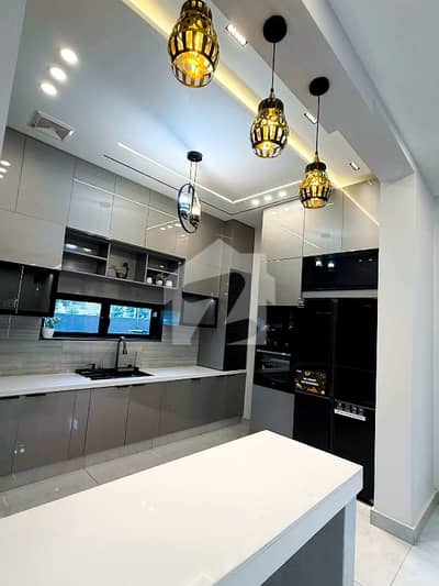 Top city 10 marla Upper portion for rent