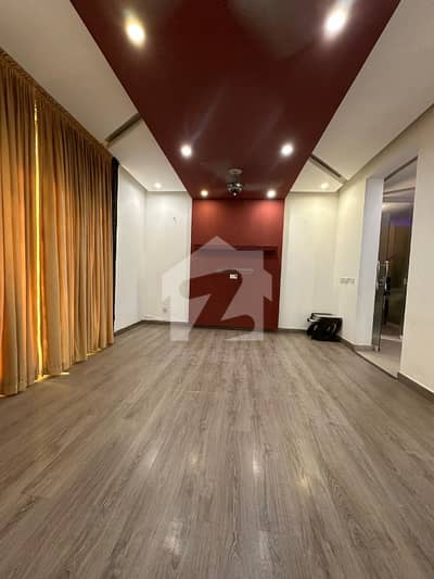 4 Bed 10 Marla Lower Portion Available For Rent