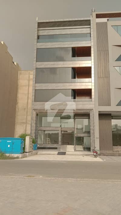 8 MARLA 7 STORIES CORPORATE PLAZA FOR RENT