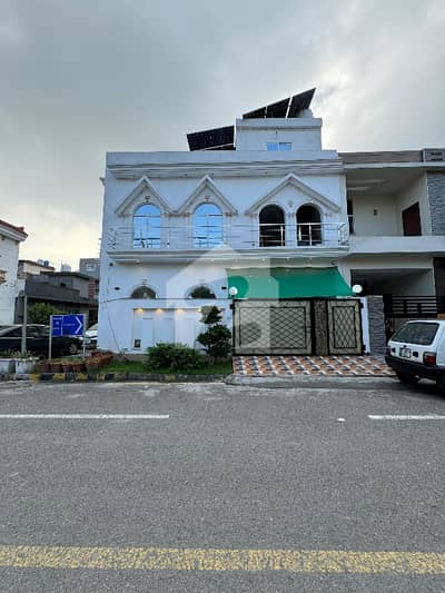 6 Marla House Corner Main Road 6 Bed Gift High Rental Value