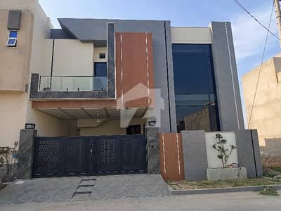 گرین ویلی سمندری روڈ,فیصل آباد میں 7 مرلہ Studio مکان 3.5 کروڑ میں برائے فروخت۔