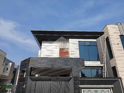 8 Marla House For Sale In Beautiful Green Valley