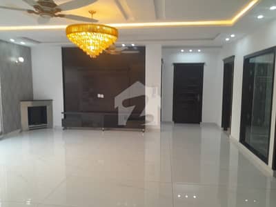 A Prime Location House Of 10 Marla In DHA Phase 1
