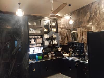 ڈی ایچ اے فیز 8 ڈی ایچ اے ڈیفینس,کراچی میں 1 کنال Studio مکان 17.5 کروڑ میں برائے فروخت۔