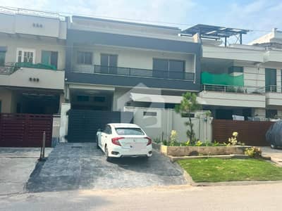 جی ۔ 13/1 جی ۔ 13,اسلام آباد میں 9 کمروں کا 8 مرلہ مکان 7.0 کروڑ میں برائے فروخت۔