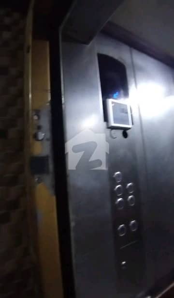 Prime Location 200 Square Yards Flat In Sindhi Muslim Society - Block A Is Available For Rent