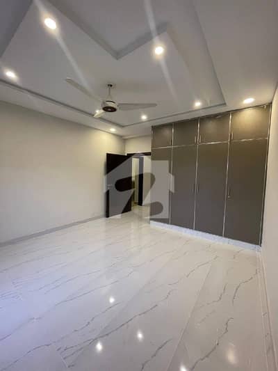 Get An Attractive Prime Location Flat In Karachi Under Rs. 53500000