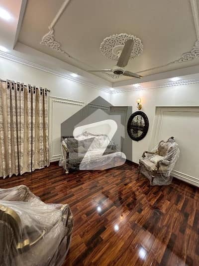 Prime Location Flat For Grabs In 950 Square Feet Karachi
