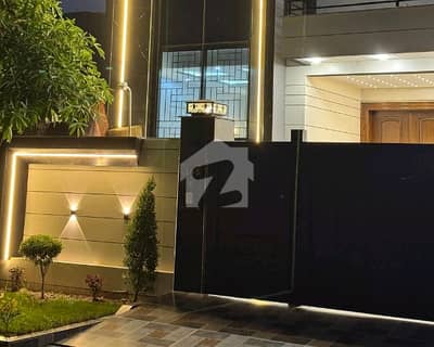 بسم اللہ ہاؤسنگ سکیم جی ٹی روڈ,لاہور میں 10 مرلہ Studio مکان 5.6 کروڑ میں برائے فروخت۔