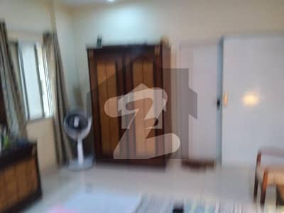 Ideal Prime Location 950 Square Feet Flat Available In Jamshed Road, Jamshed Road