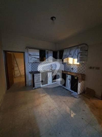 Prime Location 2000 Square Feet Flat In Parsi Colony Is Available For sale