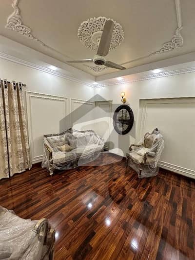 Prime Location 2000 Square Feet Flat Ideally Situated In Cosmopolitan Society