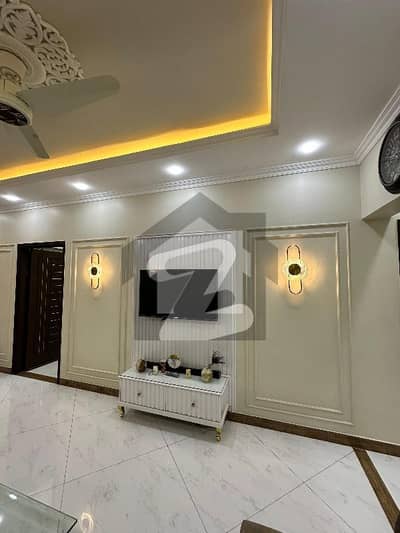 Prime Location 950 Square Feet Flat In Stunning Amil Colony Is Available For sale