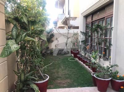 ڈی ایچ اے فیز 4 ڈی ایچ اے ڈیفینس,کراچی میں 12 مرلہ Studio مکان 9.3 کروڑ میں برائے فروخت۔