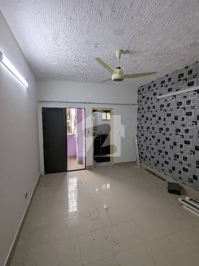 عسکری 3 کراچی کنٹونمنٹ,کینٹ,کراچی میں 3 کمروں کا 10 مرلہ فلیٹ 7.0 کروڑ میں برائے فروخت۔
