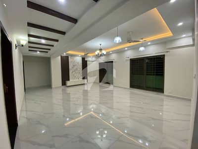 10 MARLA 3 BEDROOM APARTMENT AVAILABLE FOR RENT