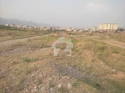 PLOT FOR SALE IN E 12 /2