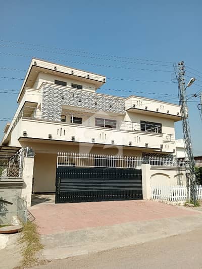 ایف ۔ 10 اسلام آباد میں 5 کمروں کا 1 کنال مکان 15.0 کروڑ میں برائے فروخت۔