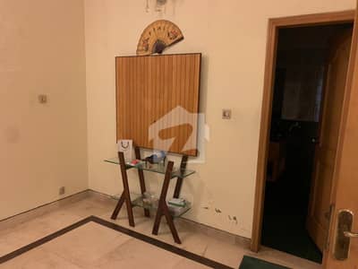 گلبرگ 2 گلبرگ,لاہور میں 6 کمروں کا 2 کنال مکان 6.0 لاکھ میں کرایہ پر دستیاب ہے۔