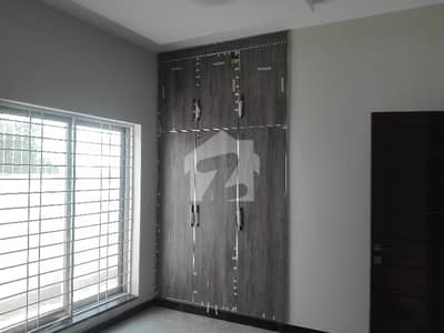 Upper Portion Of 10 Marla In PIA Housing Scheme - Block E For Rent
